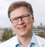 "-Olen tehnyt Jokken kanssa useaan otteeseen yhteistyötä, ja teen edelleen, Vaasan keskussairaalan aseman turvaamiseksi. Jokke on aktiivinen ja energinen toimija, joka ottaa asioista selvää ja jolla on laajat yhteistyöverkostot. Yhteistyö hänen kanssaan on ollut mutkattoman helppoa ja miellyttävää”, toteaa Vaasan keskussairaalan emeritus johtajaylilääkäri Auvo Rauhala.