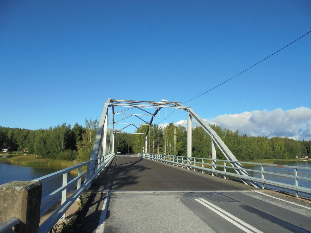 Kesällä vaurioituneen Hällnäsin sillan remontti Vöyrillä valmistui etuajassa
