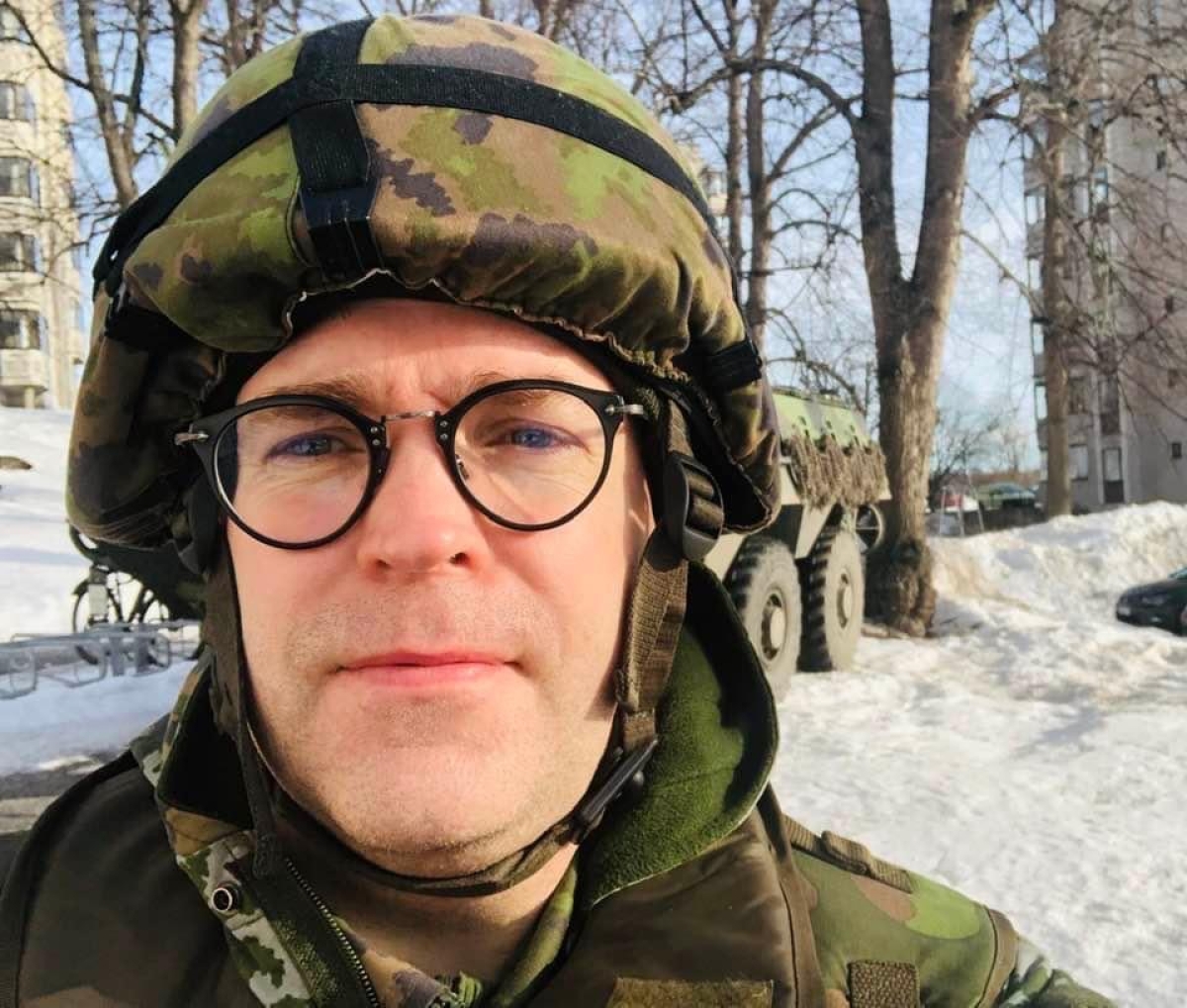Yhteinen idea maanpuolustuksesta kantaa riitojen yli – Toimittajamme Vaasa 22 -sotaharjoituksista: "Vinoilu vaihtui suomalaiseksi päättäväisyydeksi"