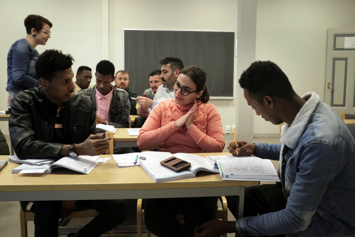 He haluavat oppia kielemme – Katso opettajien vinkit maahanmuuttajien suomen opiskeluun: Tavoite on työpaikka