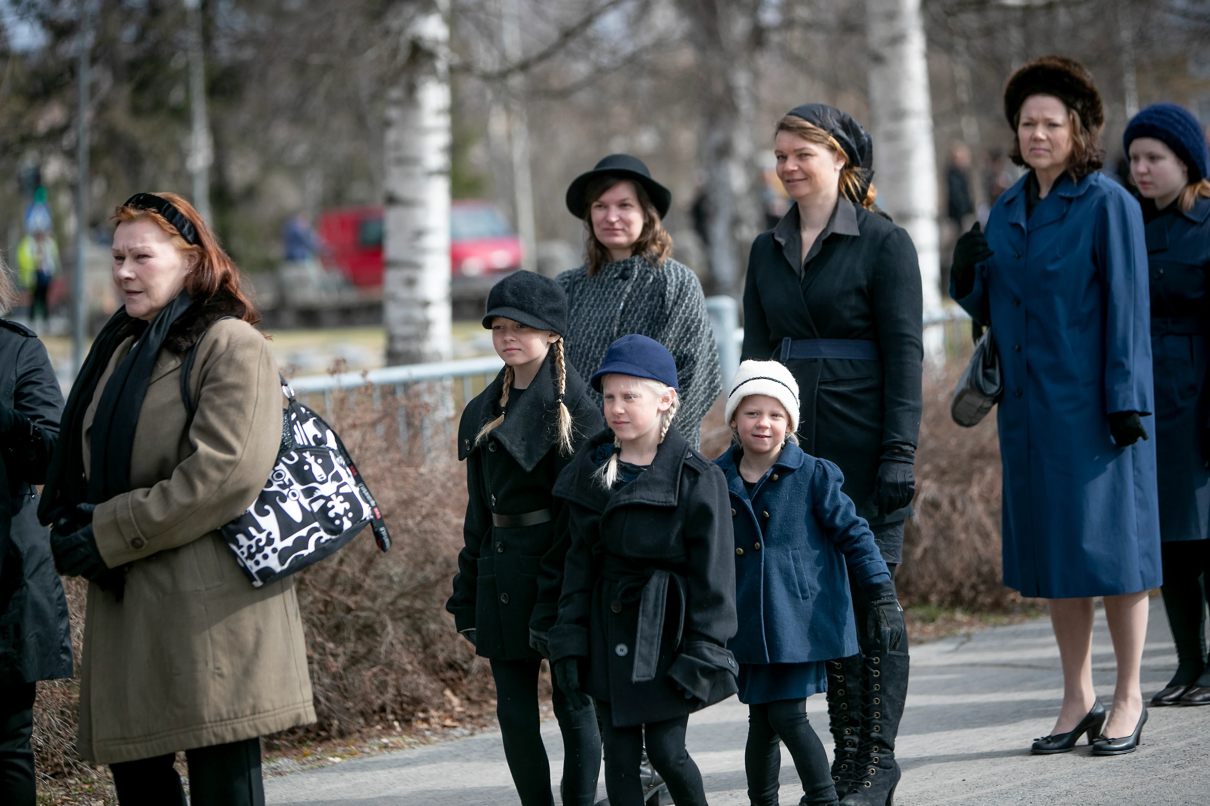 Lapualaiset Iida, ja Elvi Ylimäki sekä Liia Viita osallistuivat hekin elokuvantekoon.