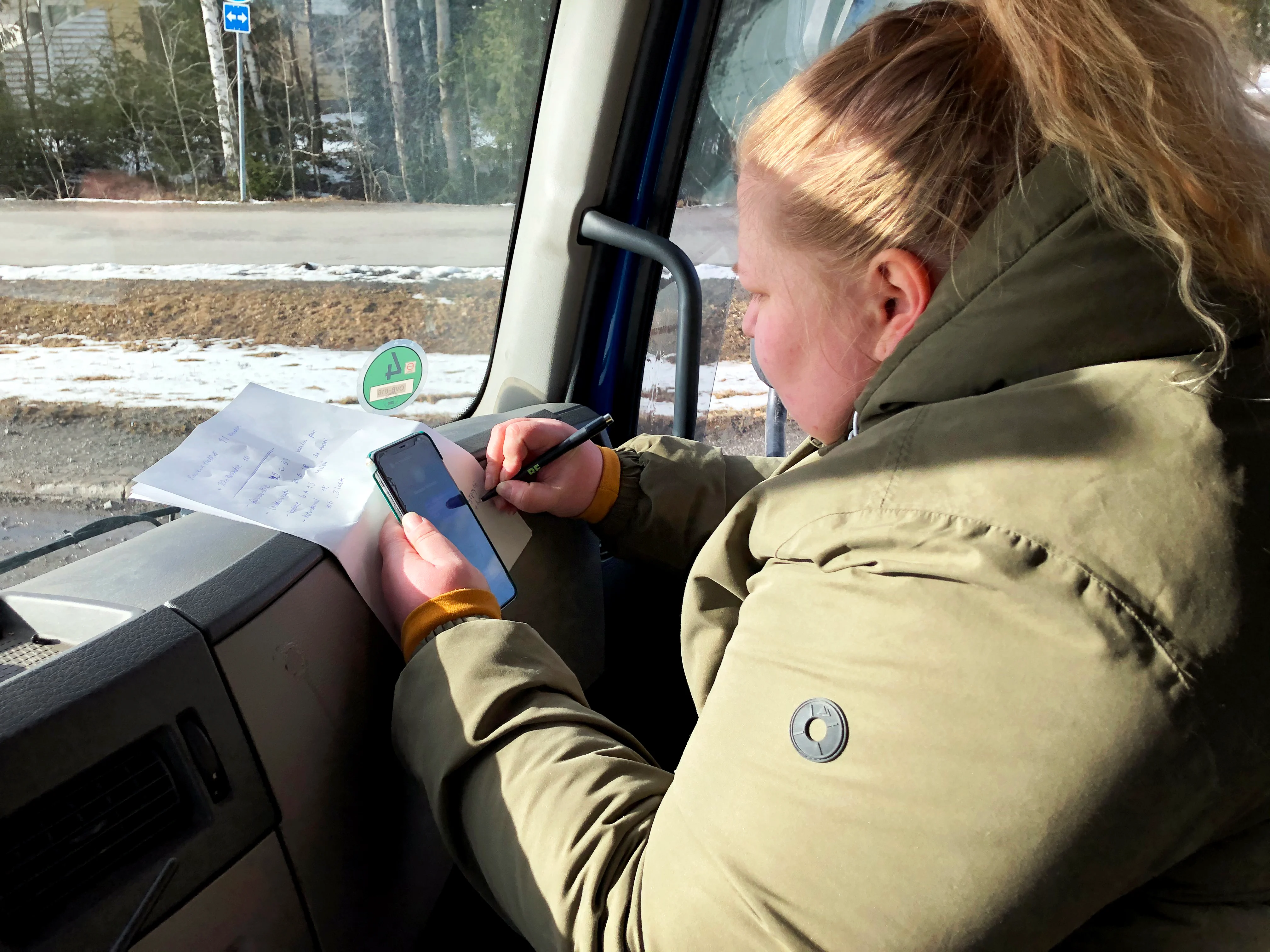 Heidi Perkonmäki suunnittelee pysähdyspaikoista järkevän kokonaisuuden.
