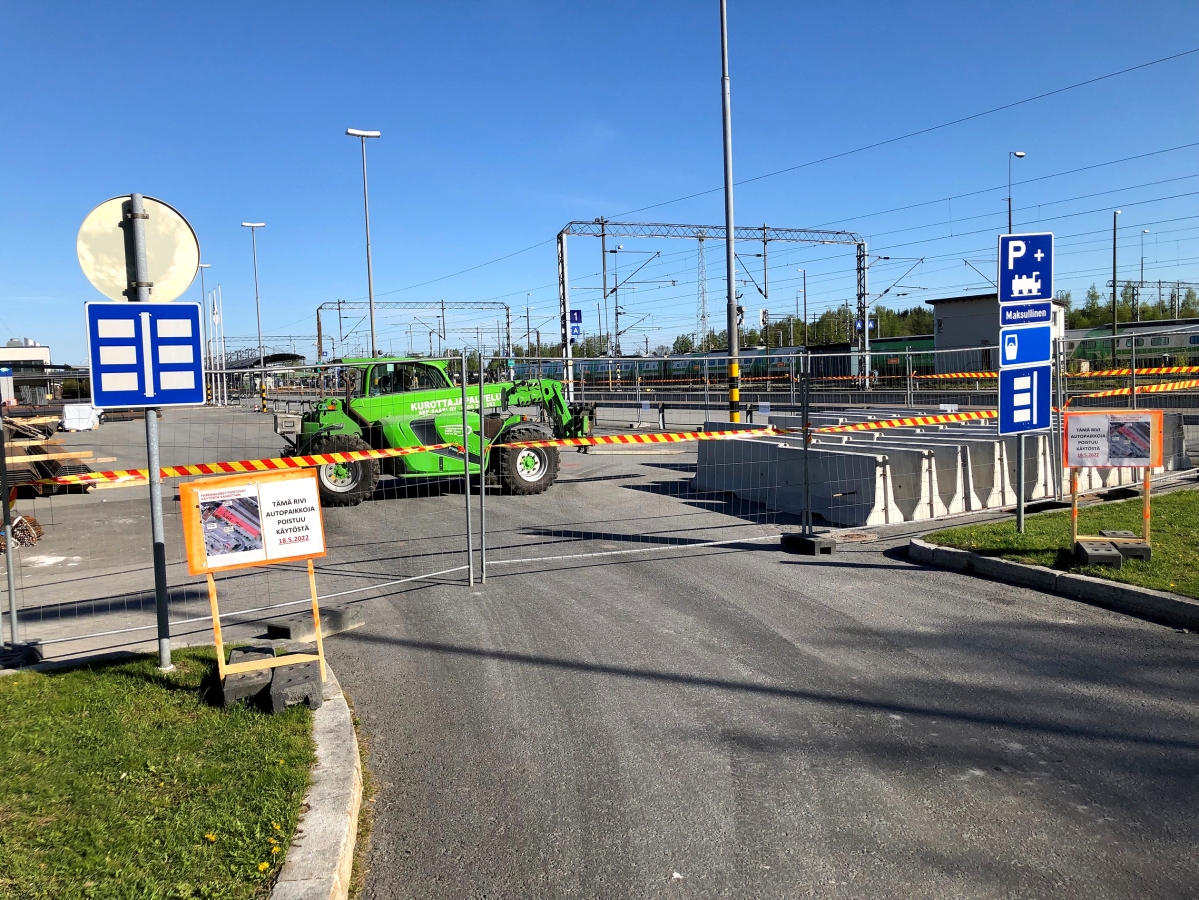 Asemanseudun myllerrys
vähentää pysäköintipaikkoja – Seipark: Autot Toriparkkiin