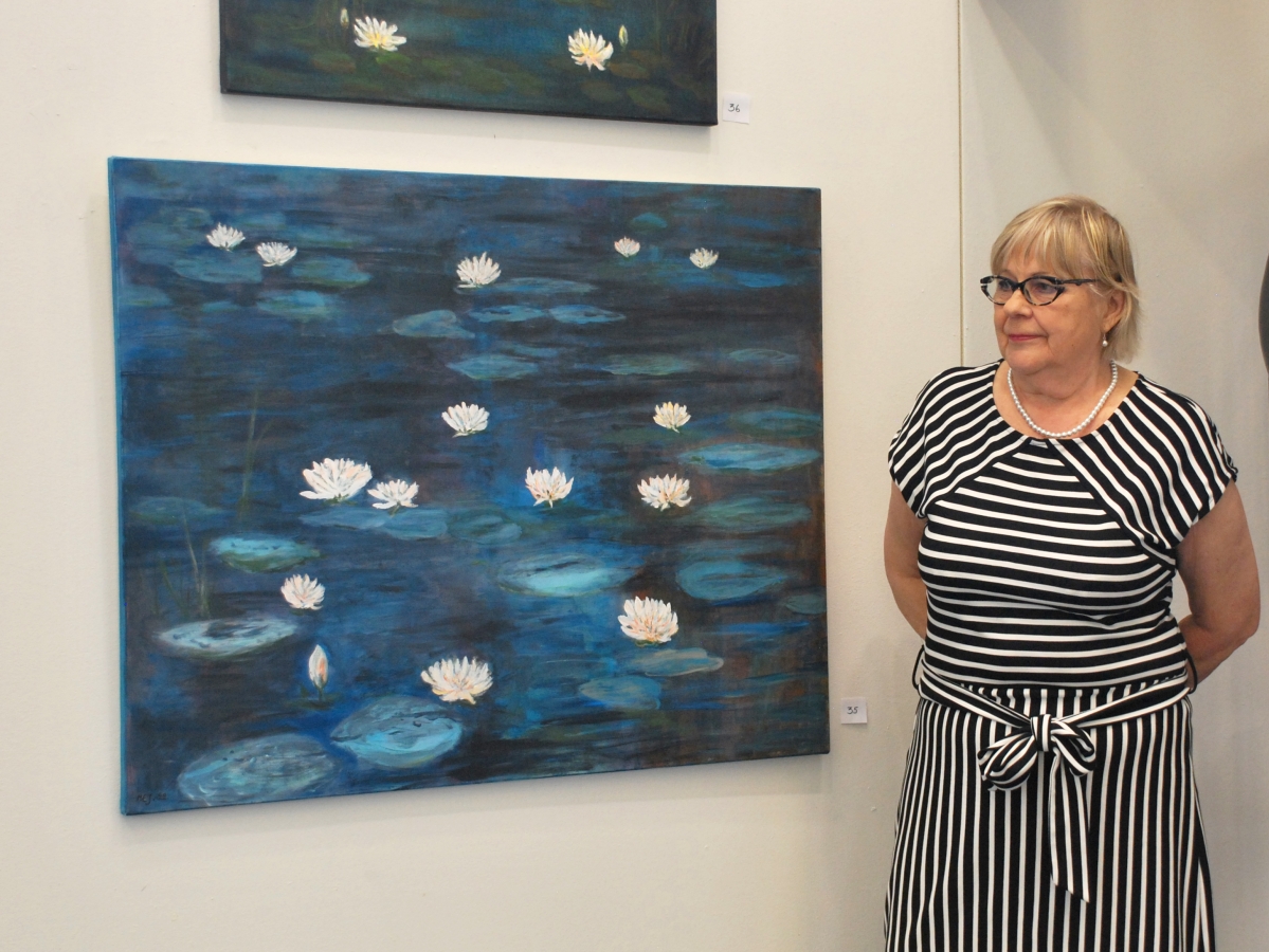 Suomenselän Taiteilijaseuran kesänäyttelyssä on esillä 140 työtä – "Teemana on värien runsaus ja aiheiden monipuolisuus"