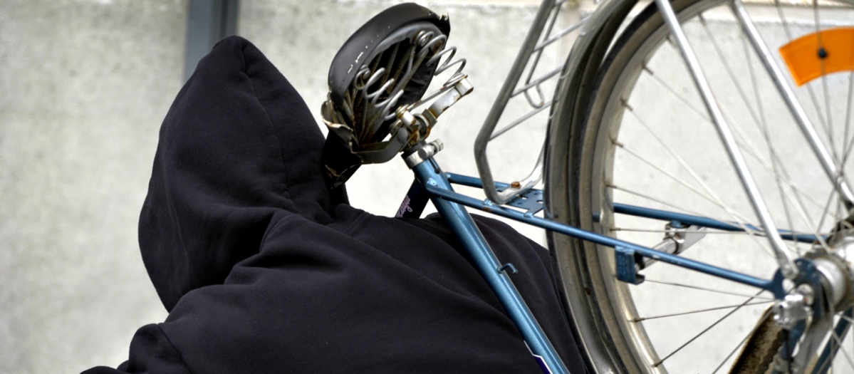 12-vuotiaan pojan kesäloma meni pilalle, kun upouusi polkupyörä kähvellettiin – Poliisi neuvoo, miten suojaat pyöräsi varkailta