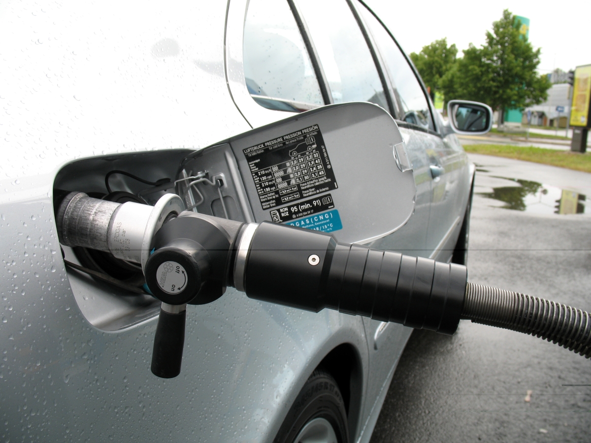 Kaasuautojen valmistus uhkaa loppua EU:ssa – Biokaasulla kulkeva auto on ilmastoystävällinen, mutta ei EU:n päästömittauksien mukaan