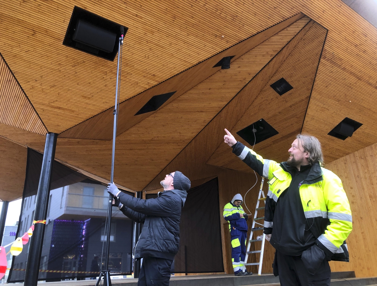 Keskustorin äänentoisto on valmis - uusi laitteisto saa tulikasteen Seinäjoen joulunavajaisissa
