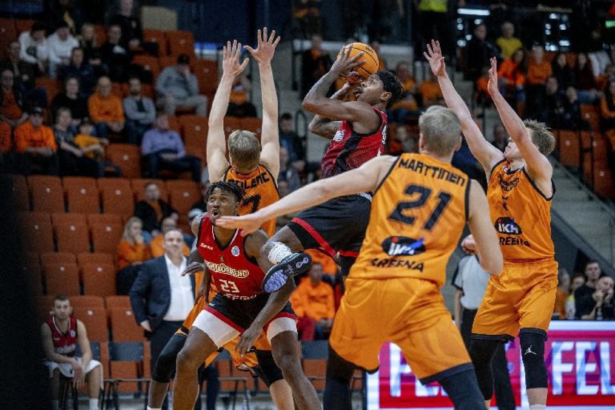 Karhu Basket voitti nyt Israelissa: Joukkue on erittäin lähellä päästä kahdeksan joukkoon Europe Cupissa