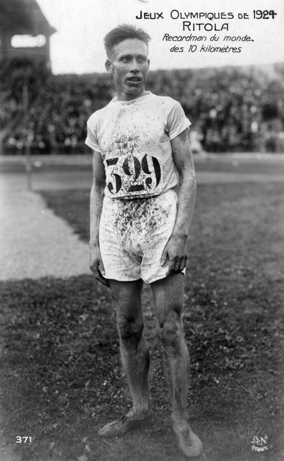 Ville Ritola oli Pariisin vuoden 1924 olympiakisojen 10 000 metrin olympiakultamitalijuoksunsa jälkeen kurainen mies. 