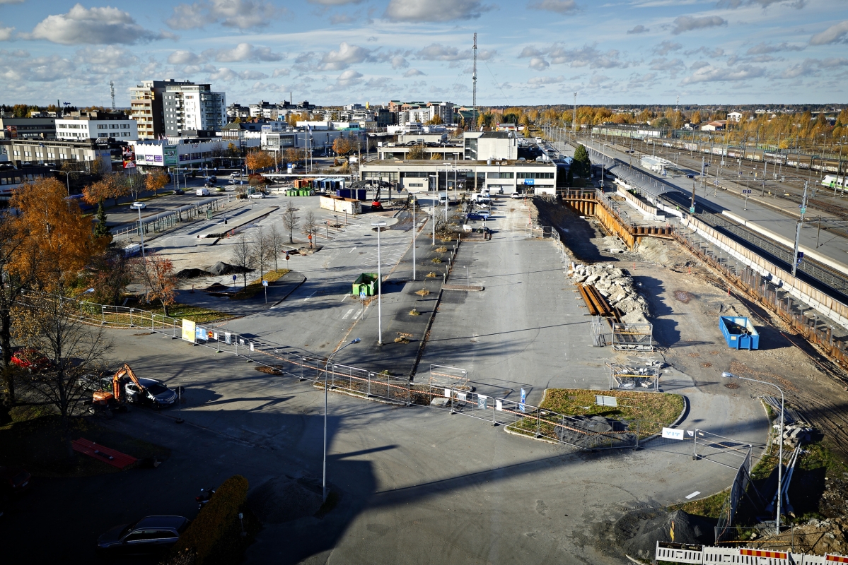 Seinäjoen jättihanke eli rautatieaseman uudistaminen alkoi. Ensin rakennetaan perhekeskus Aallokko, pysäköintitalo ja toimistorakennuksia.