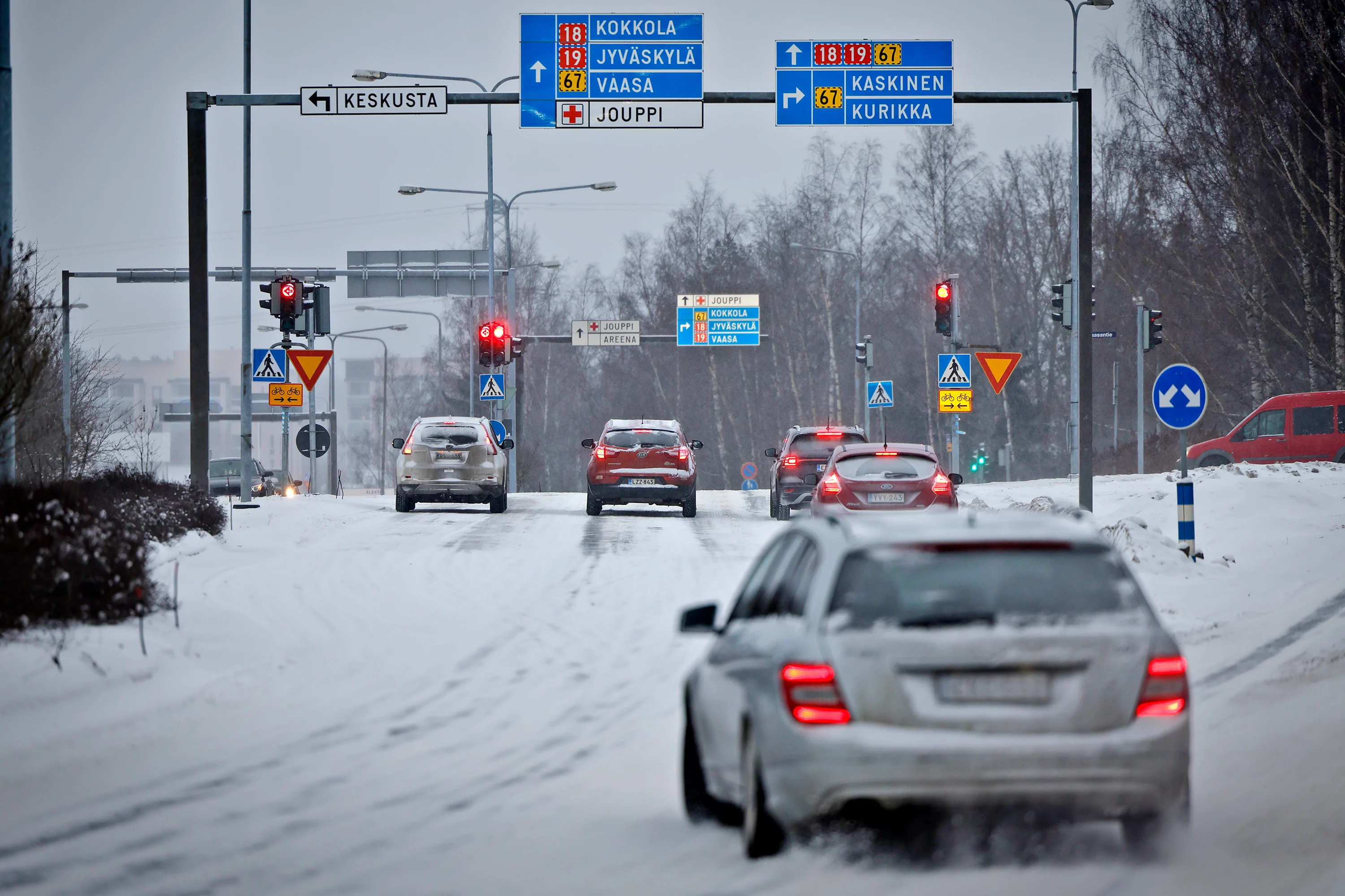 Seinäjoella satoi lunta hiljalleen sunnuntaina. Viikonlopun määrä jäi vähäisemmäksi kuin Vaasassa.