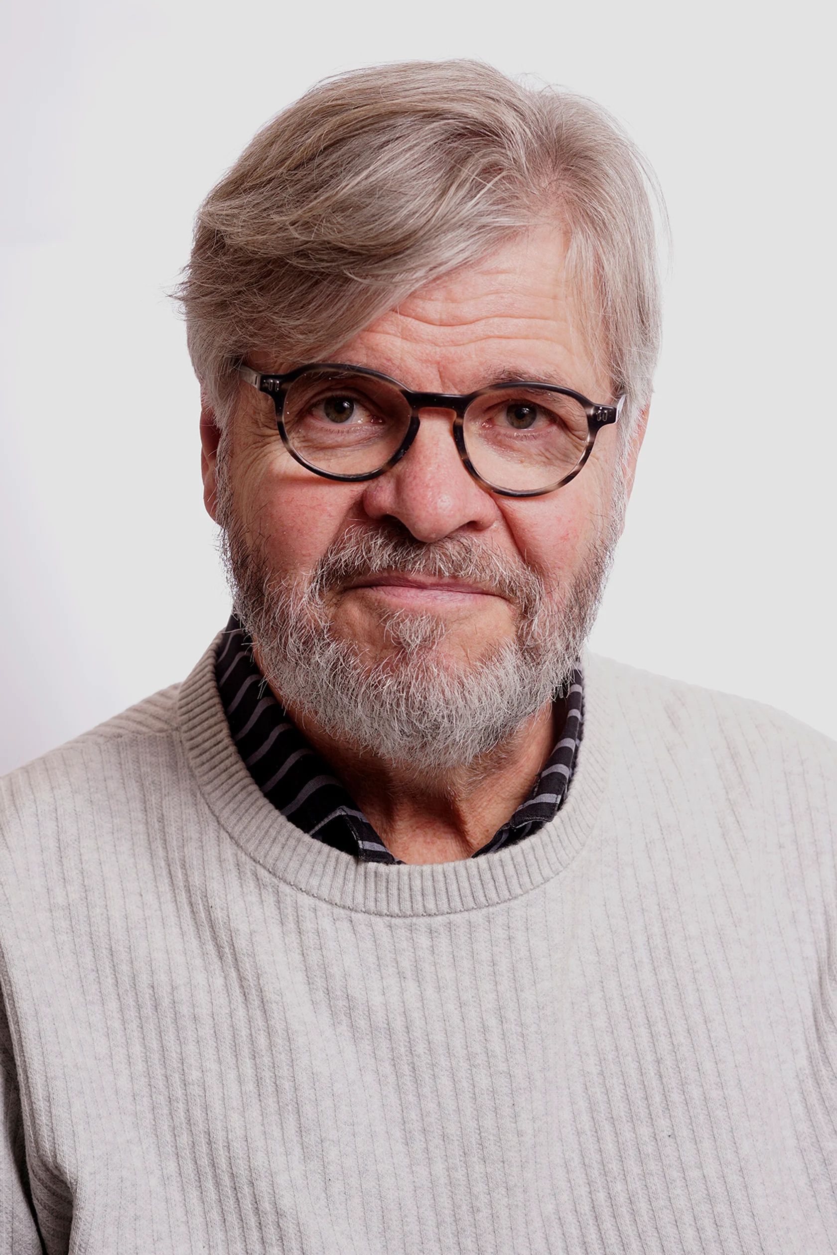 Tuomo Lehtiniemi johtaa laajentuneen Alajärven seurakunnan ensimmäistä kirkkovaltuustoa.