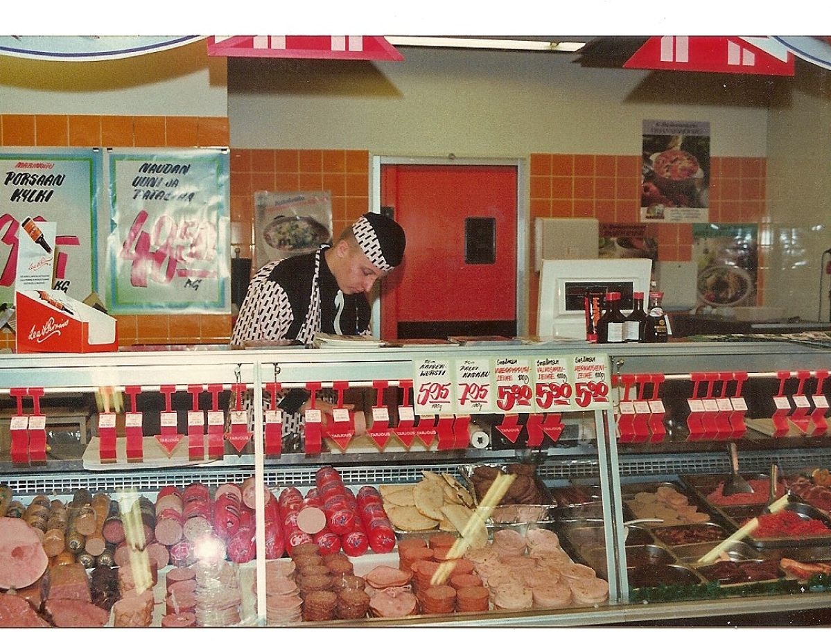 Jouni Oikarainen K-market Kotitorissa vuonna 1989.