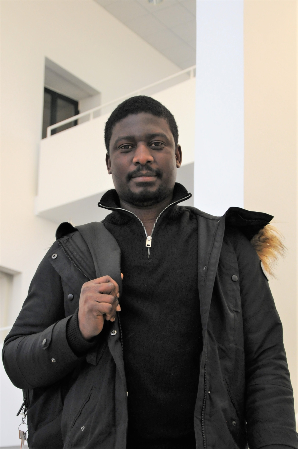 Nigerialainen Julius Ufundu opiskelee Vaasan yliopistossa Industrial Systems Analytics -maisteriohjelmassa. Hän tietää, että monissa työpaikoissa vaaditaan suomen kielen osaamista.