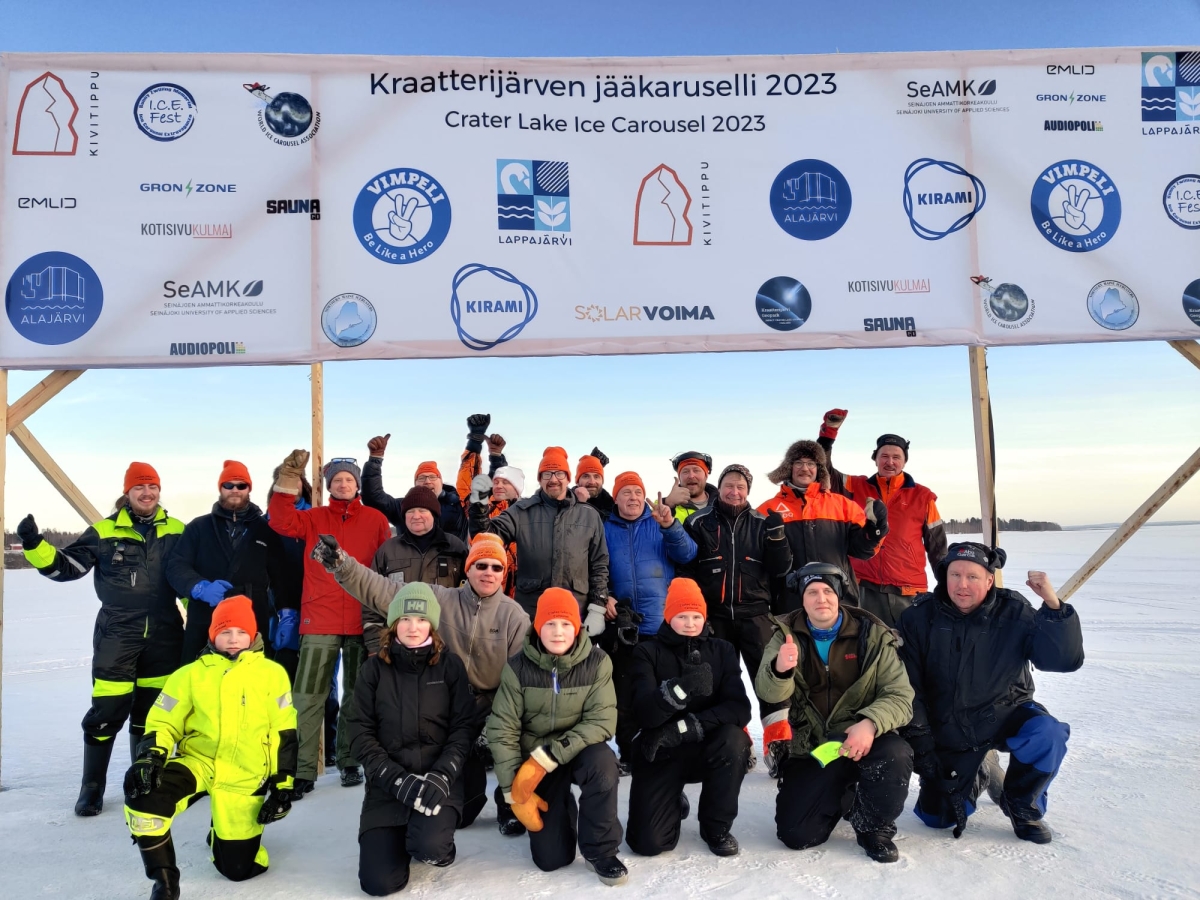 Se pyörii sittenkin – Lappajärven jääkaruselli pyörii vauhdilla ja huomenna tehdään maailmanennätys, Janne Käpylehto lupaa