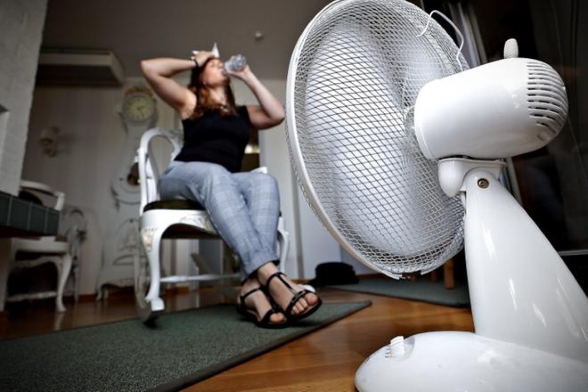 Hellesäillä asunto voi muuttua sietämättömän kuumaksi – Asiantuntija neuvoo, miten pidät kotisi viileänä 