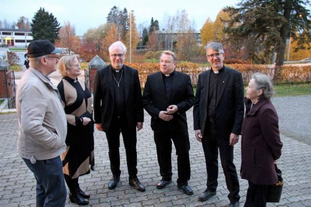 Kaikki piispaehdokkaat nähtiin körttiseuroissa Kauhavalla – vaalikampanjat  hyödyntävät sosiaalista mediaa | Ilkka-Pohjalainen