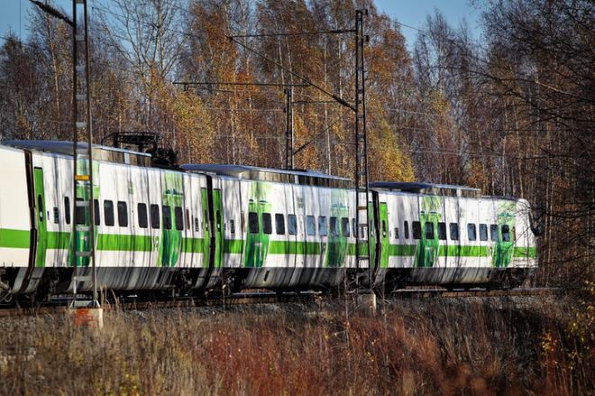 Sähköratavaurio Tampereen ja Parkanon välillä korjattu – yön junaliikenne pääsi jatkamaan