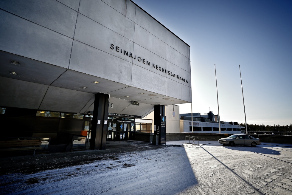 Etelä-Pohjanmaan hyvinvointialueen valtuusto pitää aloituskokouksensa Seinäjoen keskussairaalan auditoriossa maanantaina 7. maaliskuuta. Arkistokuva.