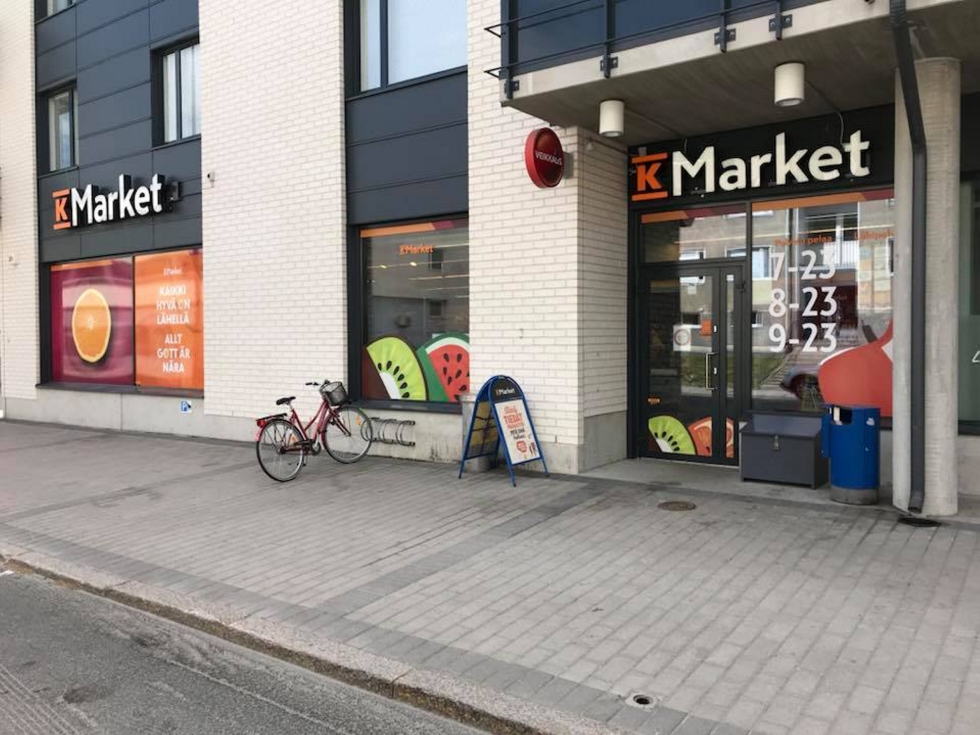 K-Market Marttila on lähellä kouluja ja työpaikkoja, mutta ei silti menestynyt tarpeeksi hyvin. Kesko etsii nyt Seinäjoen keskustasta ruokakaupalle parempaa ja isompaa tilaa.