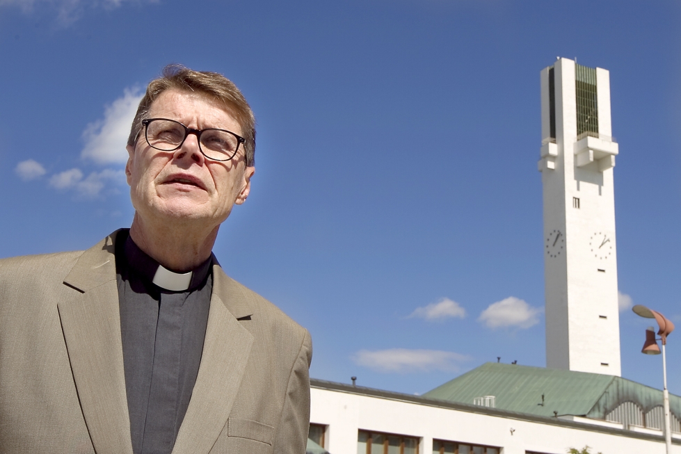 Seinäjoen seurakunnan kirkkoherra Jukka Salo haluaa kirkon ovien olevan auki kaikelle kansalle. – Siksi meillä on esimerkiksi messuja erilaisilla teemoilla.