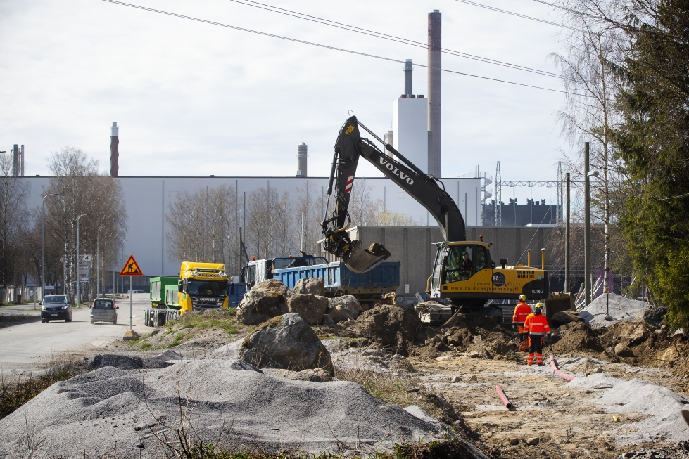 Uuden kevyen- ja paikallisliikenteen väylän rakennustyöt on aloitettu Vaskiluodossa.