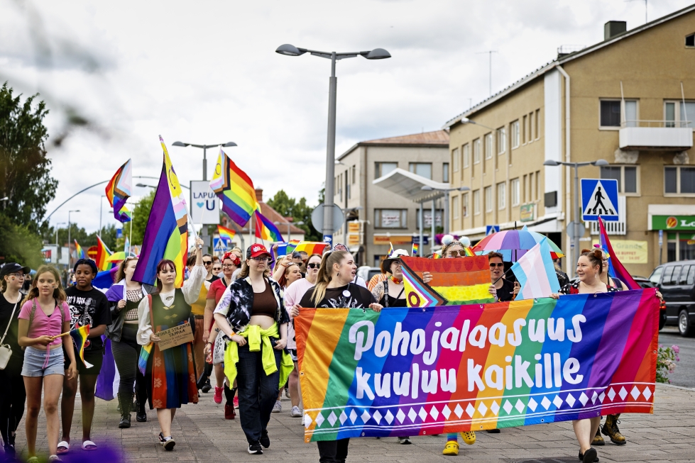 "Pohojalaasuus kuuluu kaikille", julistettiin viime kesänä Lapua Pride -tapahtumassa. Ilmajoen kunnan 16 valtuutetun tai varavaltuutetun julkilausumassa sanotaan, että Ilmajoki kuuluu kaikille. Arkistokuva.