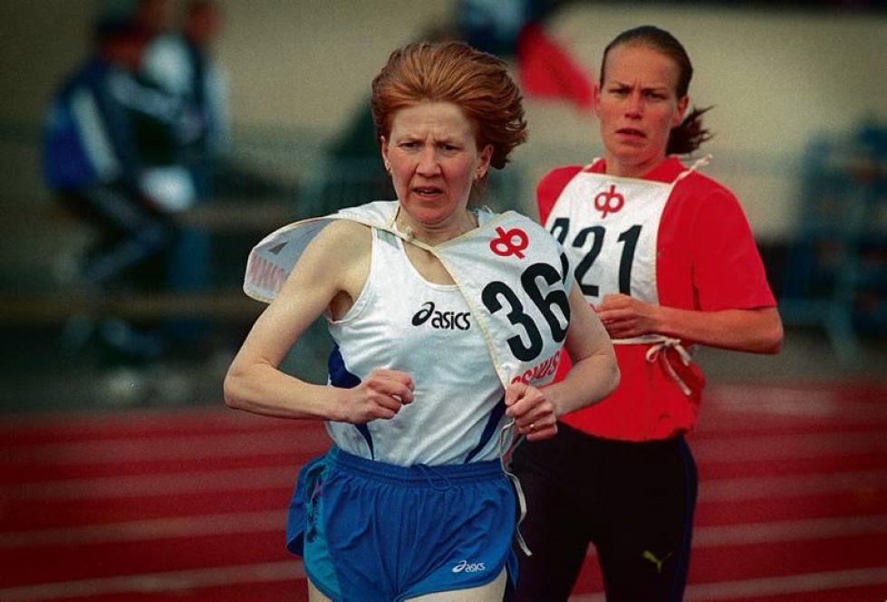 Seinäjokelaisen Ritva Melenderin Suomen ennätys on kestänyt 27 vuotta,  vaikka Alisa Vainio tuli jo lähelle: 