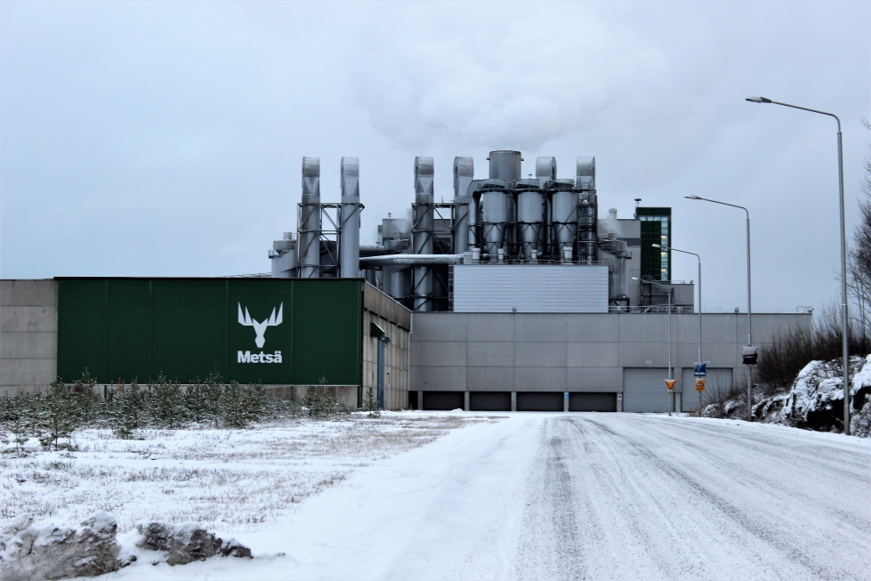 Taivekartonkitehdasta suunnitellaan Metsä boardin Kaskisten nykyisen kemihierretehtaan viereen. Yhtiö arvioi, että mahdollinen investointipäätös voidaan tehdä aikaisintaan vuonna 2024. Arkistokuva.