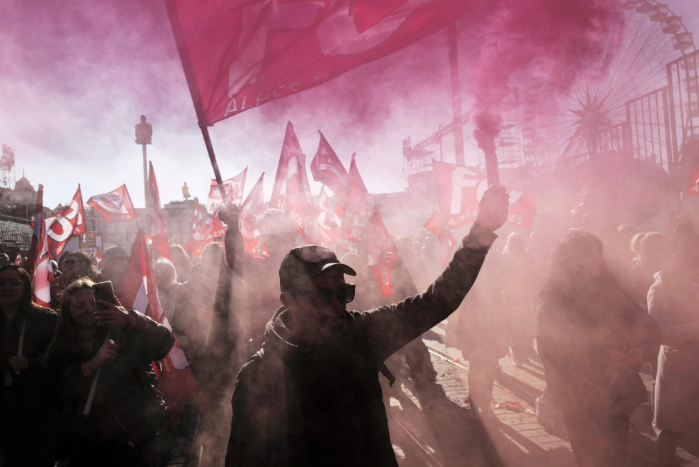Ammattiliitto arvioi, että Ranskan kaduilla olisi tiistaina ollut noin 2,8 miljoonaa mielenosoittajaa. LEHTIKUVA/AFP