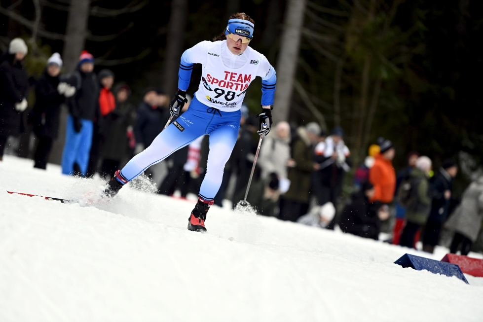 Eevi-Inkeri Tossavainen oli perinteisellä hiihtotavalla käydyssä finaalissa omaa luokkaansa. Kuva SM-hiihdoista Tampereelta 21. tammikuuta. LEHTIKUVA / ANTTI AIMO-KOIVISTO