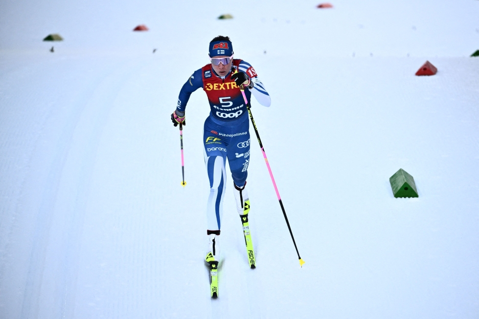 Niskanen jäi perinteisen hiihtotavan yhteislähdössä 22,1 sekuntia kilpailun voittaneesta Ruotsin Ebba Anderssonista. Kuva on tammikuun alkupuolelta. LEHTIKUVA/AFP