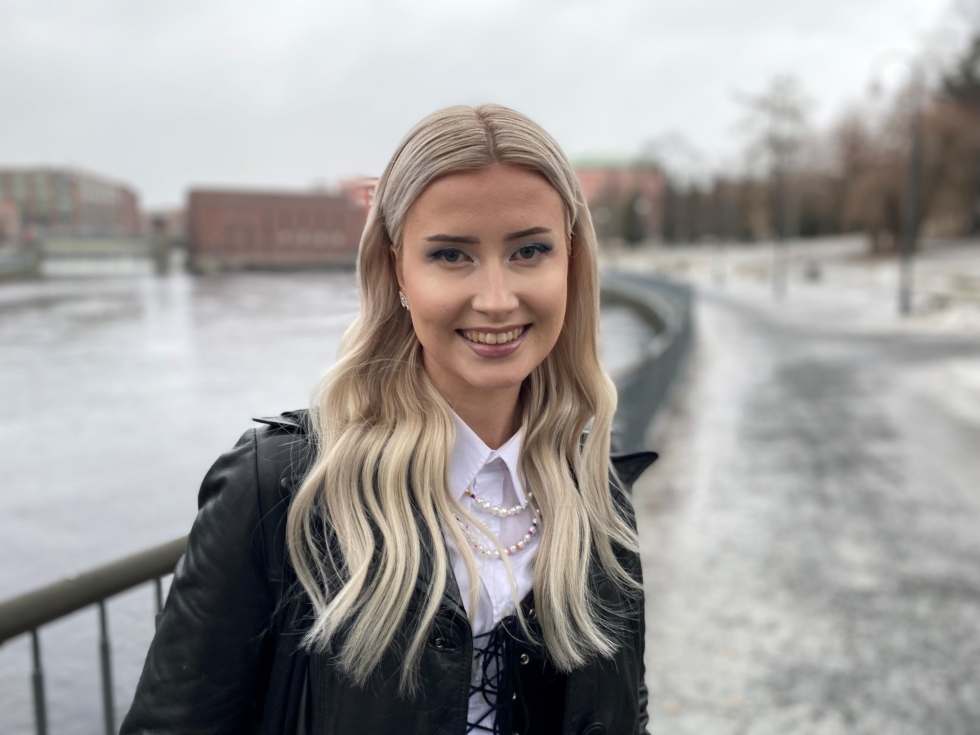 Uskonnollisissa piireissä Pohjanmaalla kasvanut Ida Alex koki  arvomaailmojen yhteentörmäyksen – ”Nyt olen vapaa nainen” |  Ilkka-Pohjalainen