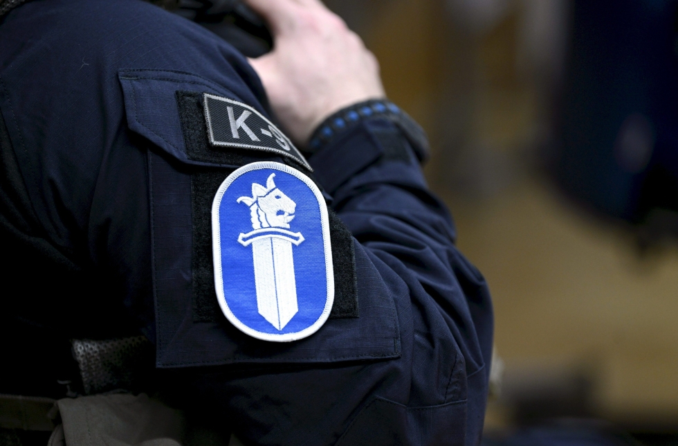 Poliisi kertoo ottaneensa tiistaina haltuunsa koulusta löytyneitä huumausaineita. LEHTIKUVA / Antti Aimo-Koivisto