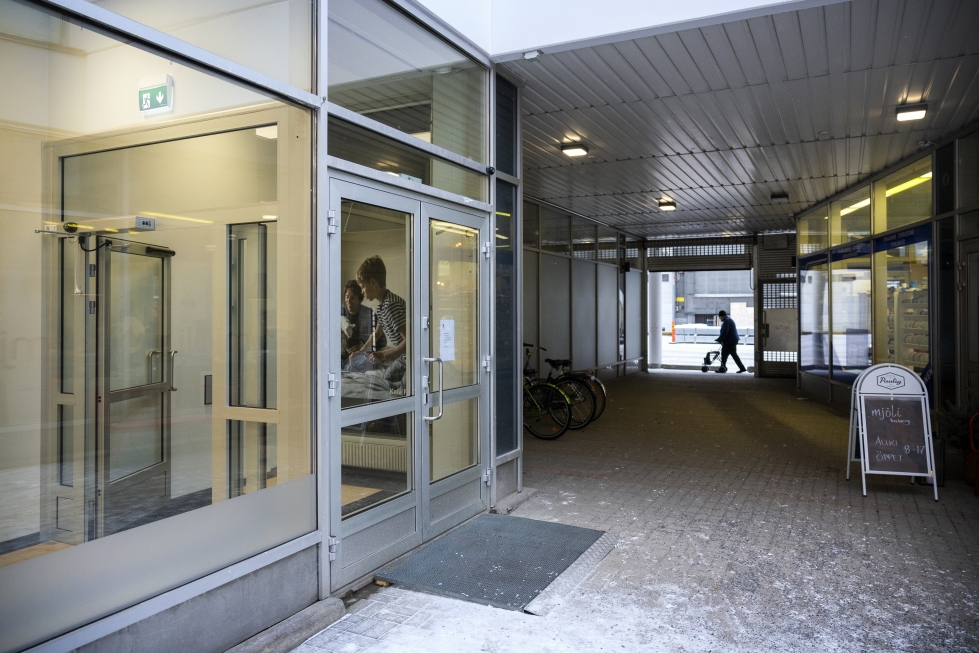 Tässä on sisäänkäynti uuteen Kelan ja Kansalaisinfon sekä Welcome Officen ja Ohjaamon toimipisteeseen Tammipihassa.
