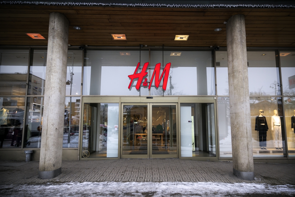 Osuuskauppa KPO omistaa vaateliike H&M:n liiketilan. Aiemmin siinä oli Sokos, joka sulki ovensa vuonna 1997. KPO ei kertonut uuden myymälän sijaintia vielä perjantaina.