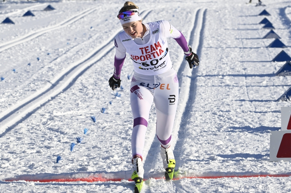 Vuokatti Ski Teamin Vilma Nissinen sijoittui lauantaina Suomen cupin kymmenen kilometrin kilpailussa toiseksi. LEHTIKUVA / Heikki Saukkomaa