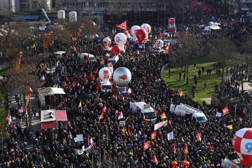 Ranskalaislehti Le Monden mukaan maassa järjestettiin tiistaina lähes 250 eri protestia. LEHTIKUVA/AFP