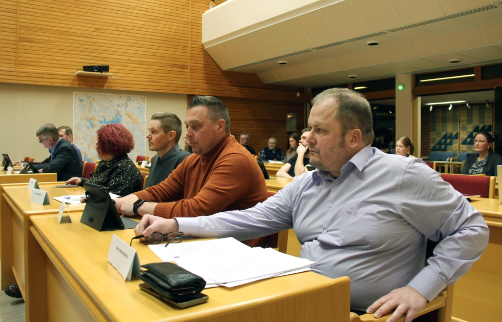Evijärven kunnanvaltuusto erotti teknisen lautakunnan maanantai-illan kokouksessaan.