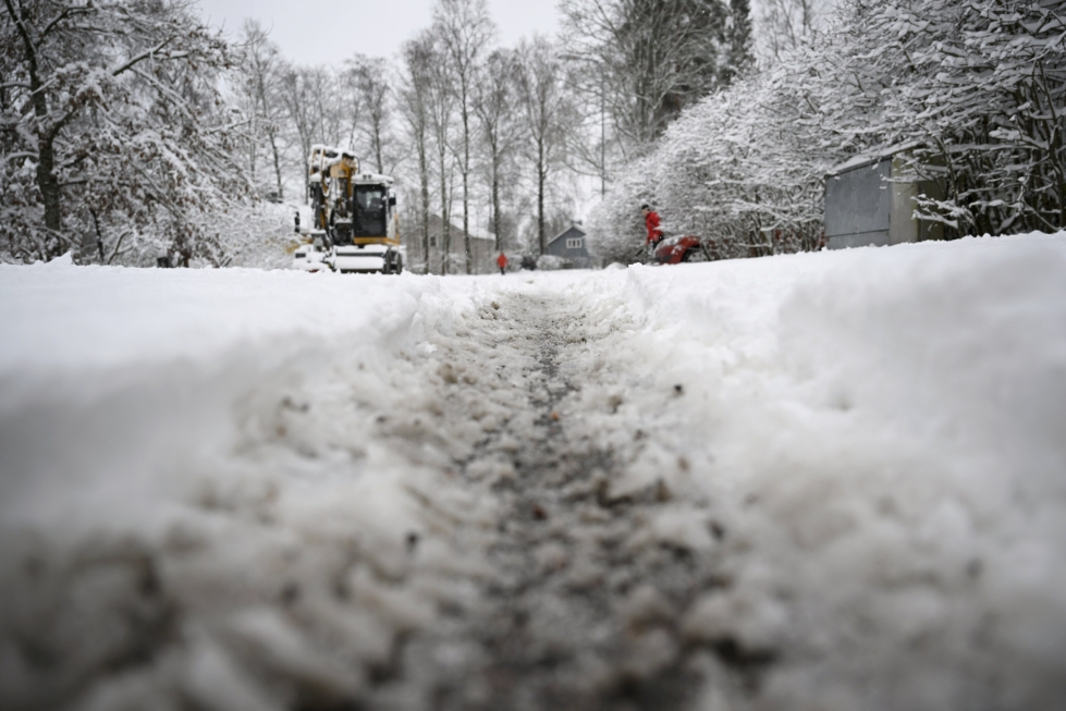 Lumisateita on luvassa myös sunnuntaina lähes koko maahan. LEHTIKUVA / Antti Aimo-Koivisto