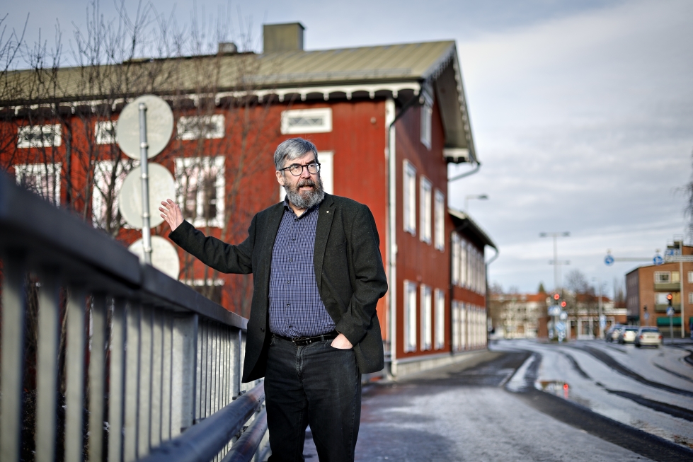 Tietokirjailija Jukka-Pekka Pietiäinen vieraili tällä viikolla Lapualla tutustumassa muun muassa Kosolan taloon.