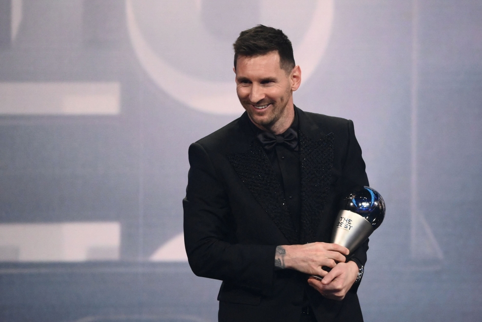 Messi johdatti viime vuonna Argentiinan jalkapallon maailmanmestariksi. Hän voitti Fifan myöntämän vuoden parhaan miesjalkapalloilijan tittelin toista kertaa. LEHTIKUVA / AFP
