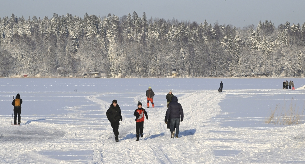 Ensi viikolla ympäri Suomea nautitaan enimmäkseen poutaisesta ja jopa aurinkoisesta säästä. LEHTIKUVA / HEIKKI SAUKKOMAA