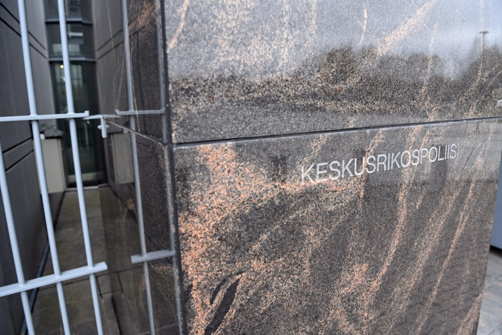 KRP:n tiedotteen mukaan vangitsemisoikeudenkäynti pidetään tiistaina Länsi-Uudenmaan käräjäoikeudessa. LEHTIKUVA / Jussi Nukari