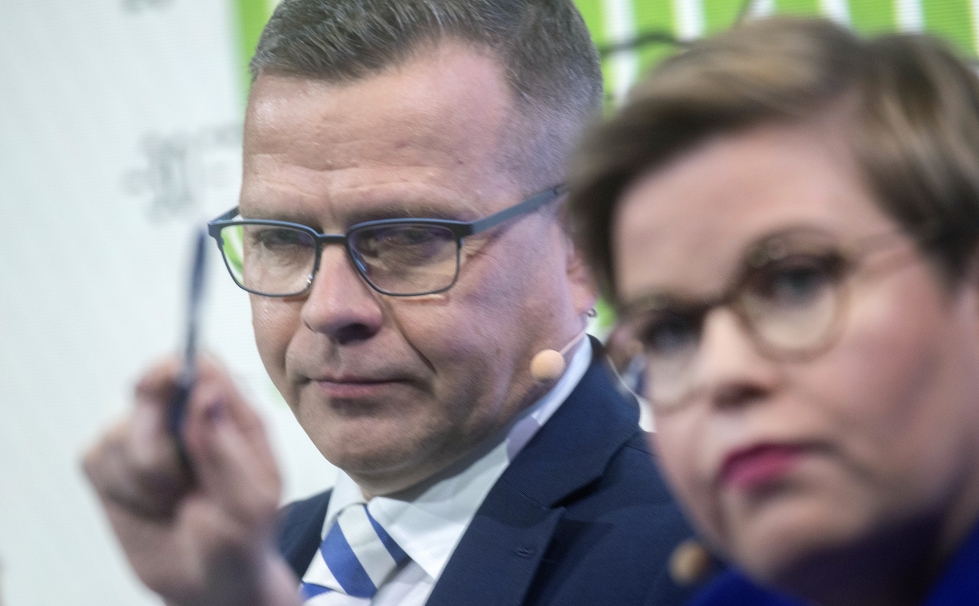 Epävarmoissa tilanteissa äänestäjän valinnan saattaa ratkaista myös vaalikeskustelu. Kokoomuksen Petteri Orpo ja keskustan Annika Saarikko saavat pyytää käsi pystyssä puheenvuoroa nyt ilta illan jälkeen.