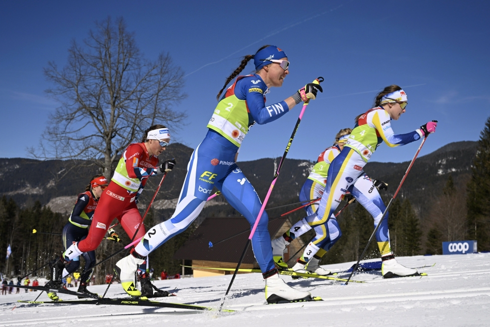 Suomen Kerttu Niskanen jahtasi MM-mitalia naisten päätösmatkalla Planicassa, mutta sijoittui kuudenneksi. LEHTIKUVA / Vesa Moilanen