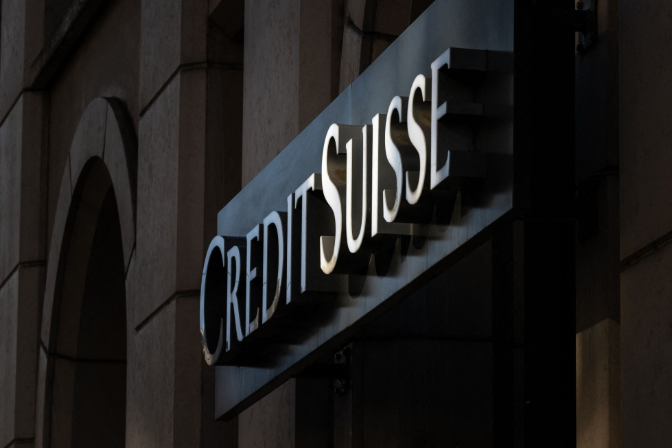 Sveitsiläisen pankkijätti Credit Suissen kurssi kääntyi vahvaan nousuun torstaina sen jälkeen, kun se ilmoitti lainaavansa enimmillään 50 miljardia Sveitsin frangia Sveitsin keskuspankilta. Kuvituskuva. LEHTIKUVA / AFP