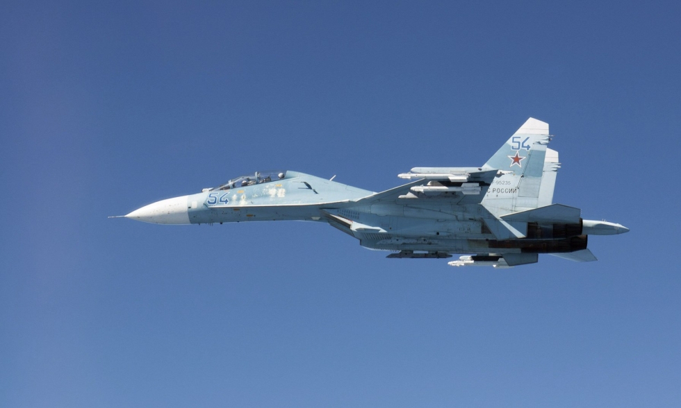 Yhdysvaltain mukaan venäläinen Su-27-hävittäjä pudotti  amerikkalaiskoneen törmäyksessä. LEHTIKUVA/ILMAVOIMAT