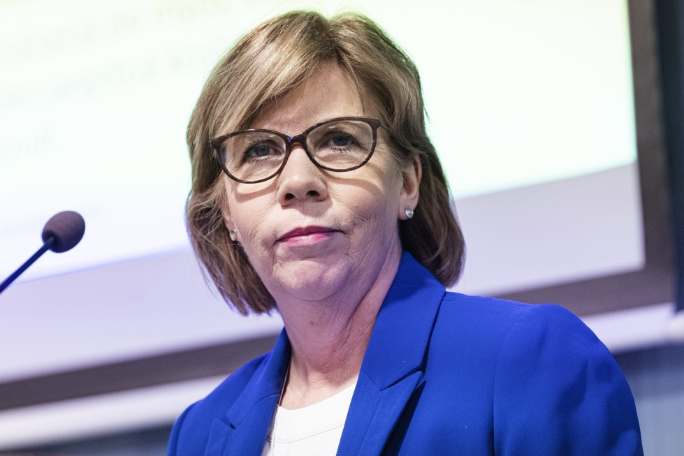 Oikeusministeri Anna-Maja Henriksson (r.) arvioi STT:lle saamelaiskäräjälain kaatuneen siihen, että osa puolueista pelkäsi kannatuksensa menettämistä Lapin vaalipiirissä. LEHTIKUVA / Roni Rekomaa