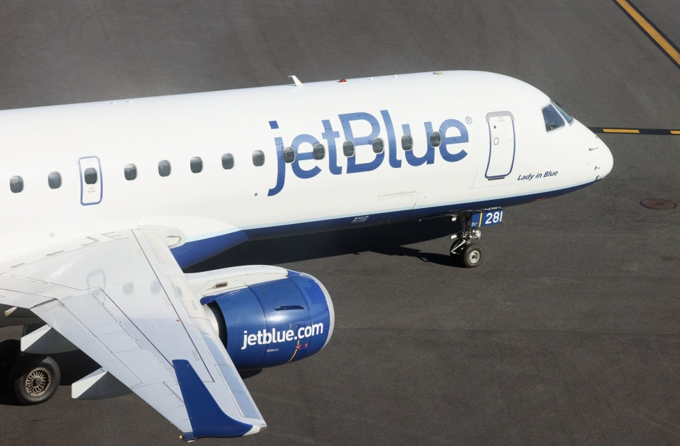 Tuorein vaaratilanne tapahtui, kun JetBluen matkustajakone ja liikelentokone olivat vaarassa törmätä Bostonissa Loganin lentokentällä. LEHTIKUVA/AFP